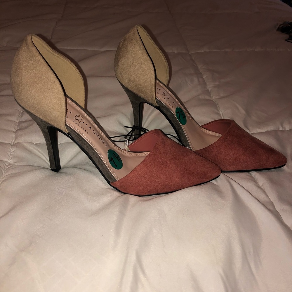 Two-tone Tan/Salmon suede, pointy toe heels
